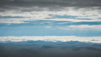 Obraz premium Photograph between the high and low clouds