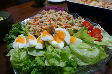 日本の美味しい手作りサラダ