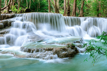 Obraz premium Huai Mae Khamin Waterfall level 6, in national park in Kanchanaburi, Thailand