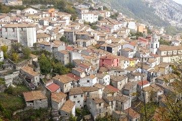 panorama of the town of Roccamandolfi