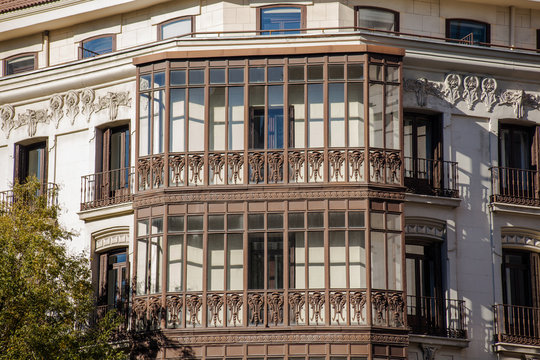 balconada de edificio se&ntilde;orial en Madrid