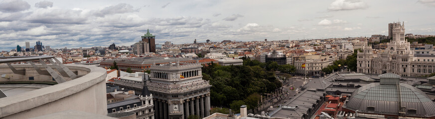Fototapeta na wymiar panorámica de Madrid desde el círculo de bellas artes