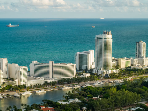 Aerial photo Miami Beach Fontainebleau Hotel resort on the ocean