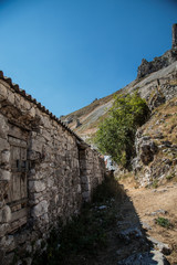 Fototapeta na wymiar construcciones de pastores en la Ruta de El Cares
