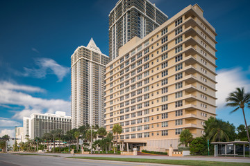 Fototapeta na wymiar Mimosa Condominium apartments Miami Beach