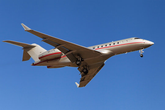 VistaJet Malta Bombardier Global 5000