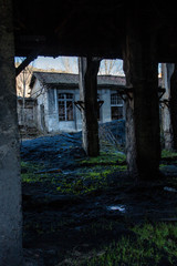 Fototapeta na wymiar exterior antigua fábrica abandonada