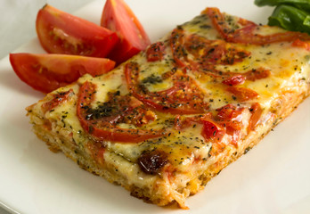 Pizza con Tomate