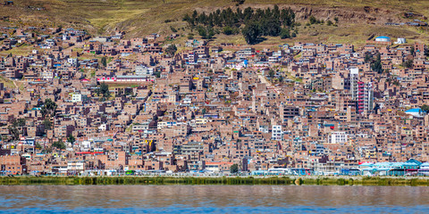 Obraz premium Panoramic view of Puno city in Peru