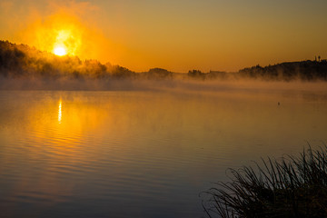 Morgennebel Sonnenaufgang am Untreusee