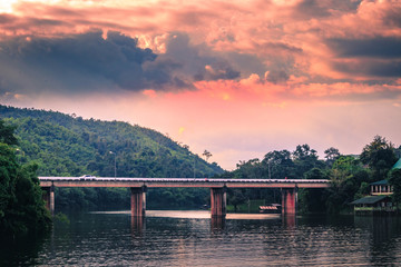 Obraz premium The bridge and twilight sky