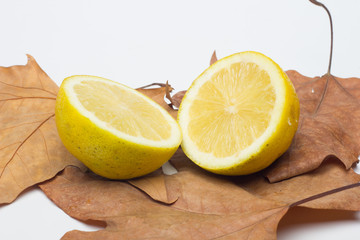 El limón es una fruta de sabor ácido, con muchas vitaminas, vitamina C, antioxidantes y muy pocas...