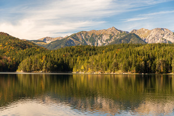 Eibsee hinter der Zugspitze