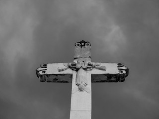 Ange sur croix