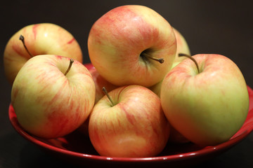 apples on wooden table