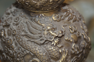 Chinese bronze vase, dragon