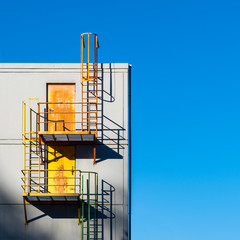 Fluchttreppen an Industriegebäude