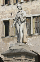 Feltre: statua di Panfilo Castaldi in Piazza Maggiore