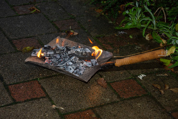 Scoops with fire,COAL SHOVEL charcoal