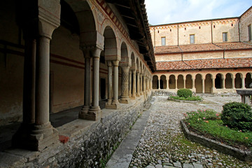 Fototapeta premium Abbazia cistercense di Santa Maria di Follina: il chiostro