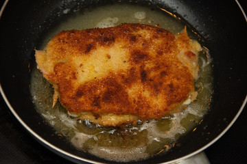 Cutlets with melted cheese  ,Recette de Chaussons panés (cordon bleu maison)