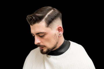 Obraz premium Final haircut. Men's hair and beard care.