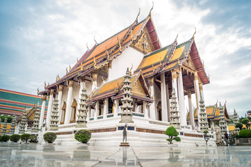 Fototapeta na wymiar thai temple in bangkok thailand