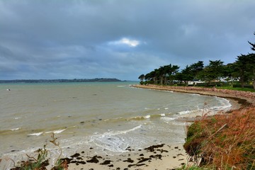 La côte bretonne en automne. France