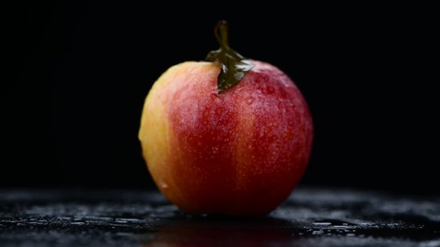 Rotating Apples (not loopable 4K UHD footage)