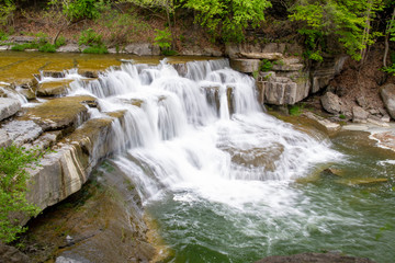 Obraz premium Cascading Waterfalls at Taughannock Falls State Park in Upstate New York