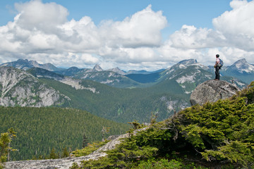 Fototapeta na wymiar Hiking in the flatiron and needle peak trail