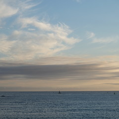 Fototapeta premium Ciel nuageux sur mer calme