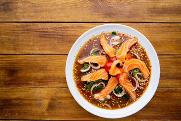 Spicy Shamlon Salad,Thai-style spicy fresh salmon salad