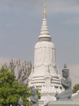 A dome in pagoda with budda statue