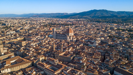 Obraz premium Aerial drone shot view of Florence with main attractions in the morning sunlight
