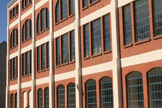 Industriefassade in Apolda (Eiermann-Bau / Feuerl&ouml;scherwerk)