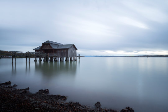 Bootshaus am Ammersee in Bayern, Langzeitbelichtung