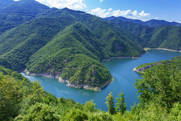 Fototapeta na wymiar lake Vacha in the Rhodope mountains in Bulgaria