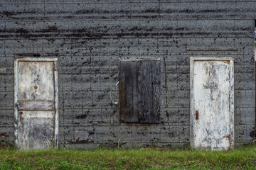 廃屋のレトロな古いドア Retro old door of abandoned house