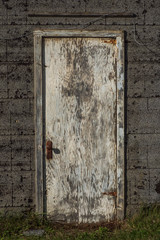 廃屋のレトロな古いドア Retro old door of abandoned house