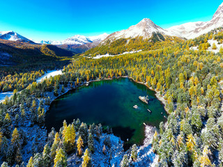 Fototapety  jezioro w górach