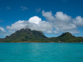 Blue lagoon and Otemanu mountain at Bora Bora island, Tahiti, French Polynesia.