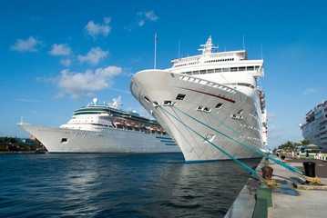 Morning in Nassau City Port