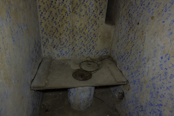 alte toilette in einem schloss