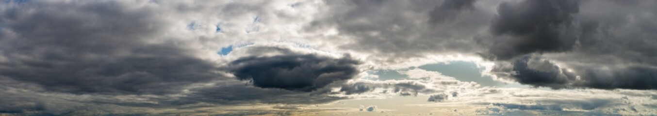 Obraz premium Fantastic dark thunderclouds, sky panorama