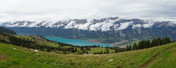 Fototapeta na wymiar Brienzersee Panorama