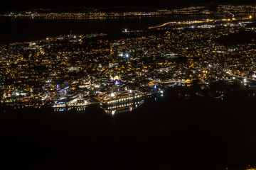 Troms&ouml; in Norwegen bei Nacht