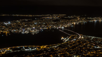 Troms&ouml; in Norwegen bei Nacht