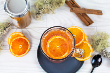 jus d'orange chaud à la cannelle