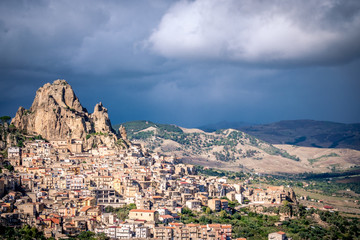Fototapeta na wymiar view of Gagliano Castelferrato in Sicily